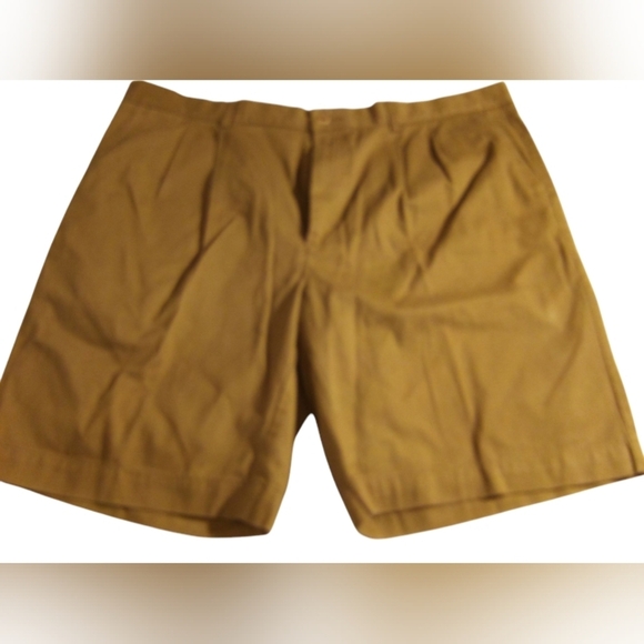 RoundTree & Yorke Casuals- Men's Dark Khaki Pleated Shorts, NWT, 42" Waist, - Picture 6 of 11